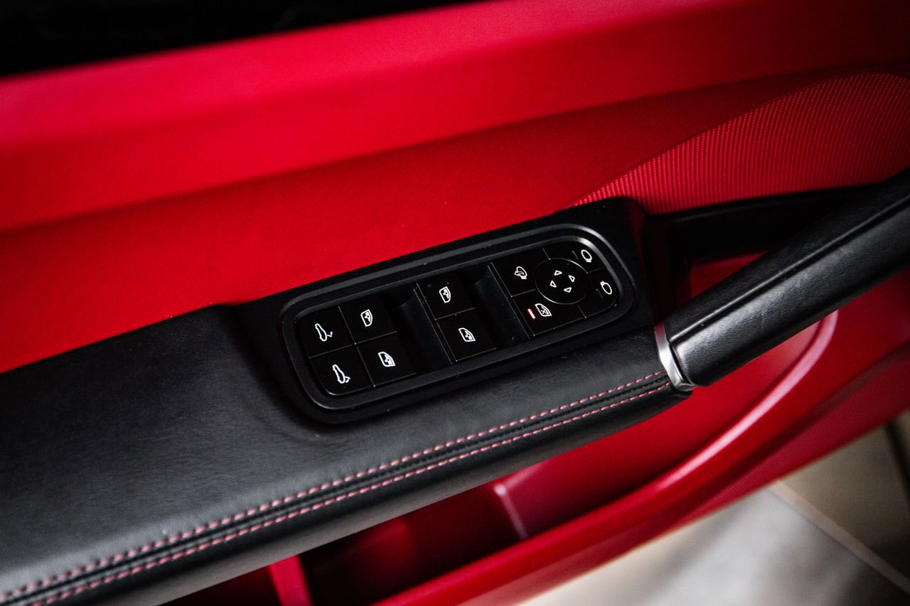 Used 2023 Porsche Cayenne AWD/4WD image 22