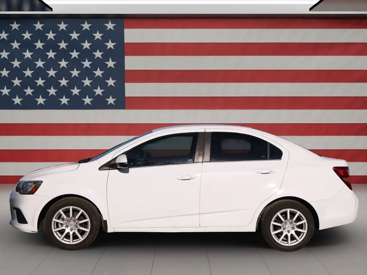 Used 2018 Chevrolet Sonic Premier w/ Driver Confidence Package image 3