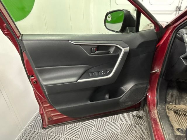 Used 2019 Toyota RAV4 LE w/ All Weather Liner Package AWD/4WD image 12
