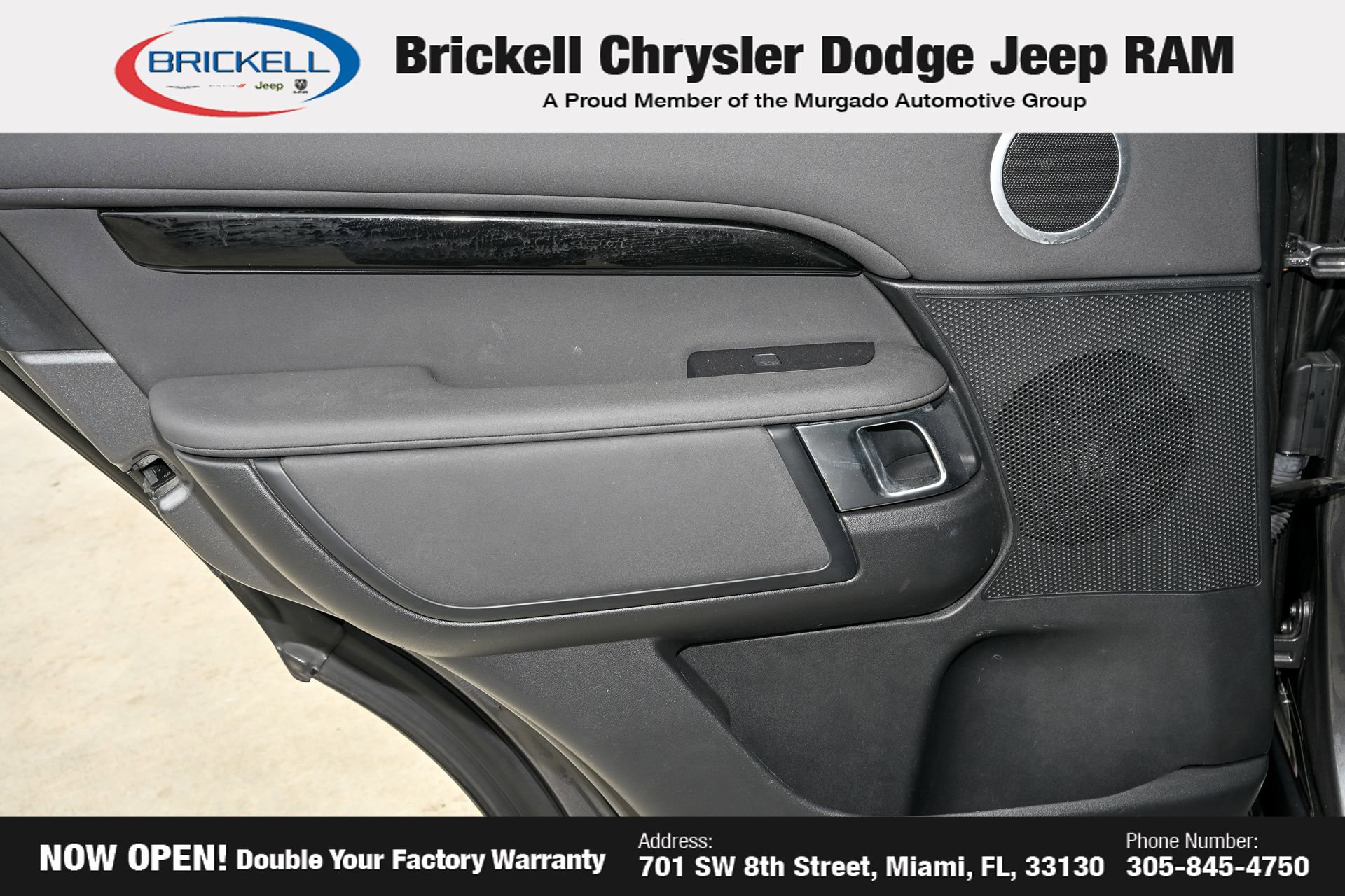 Used 2019 Land Rover Discovery SE AWD/4WD image 11