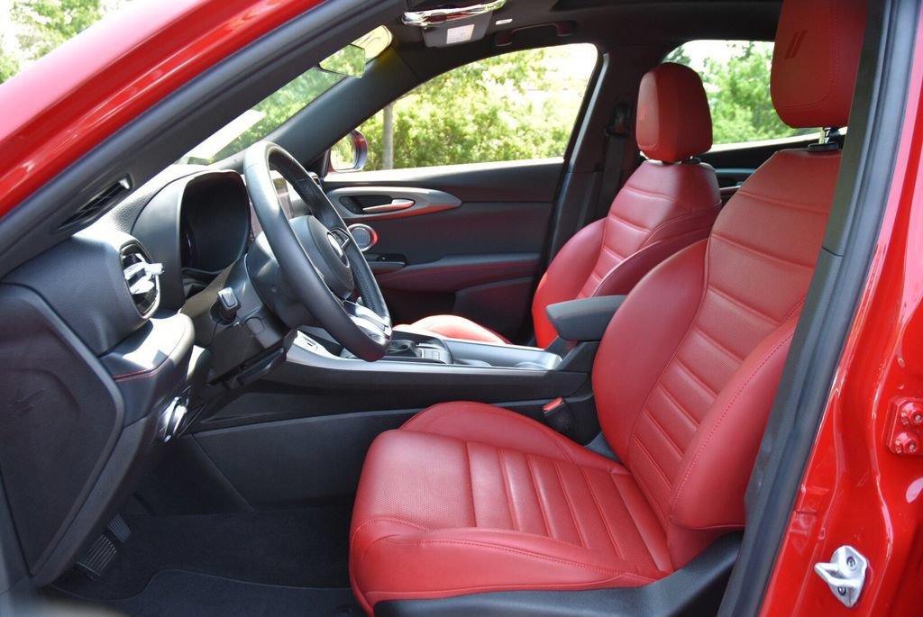 Used 2025 Dodge Hornet GT w/ GT Plus Package AWD/4WD image 12