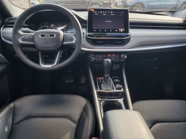 Used 2024 Jeep Compass Limited image 27