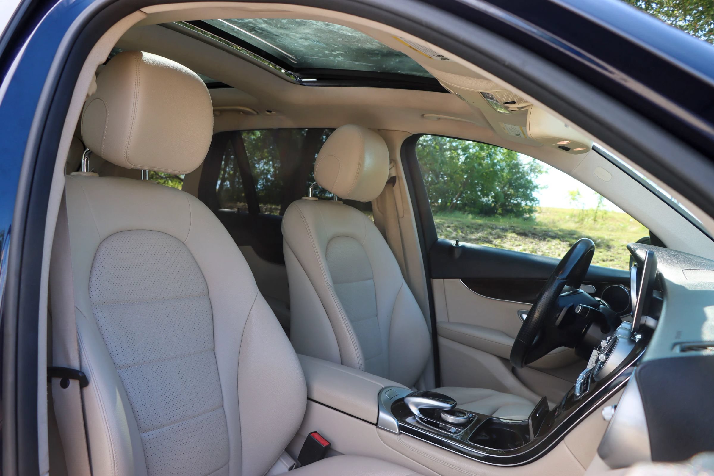 Used 2016 Mercedes-Benz GLC 300 w/ Multimedia Package image 21