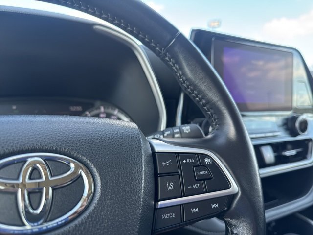 Used 2024 Toyota Highlander XLE image 13