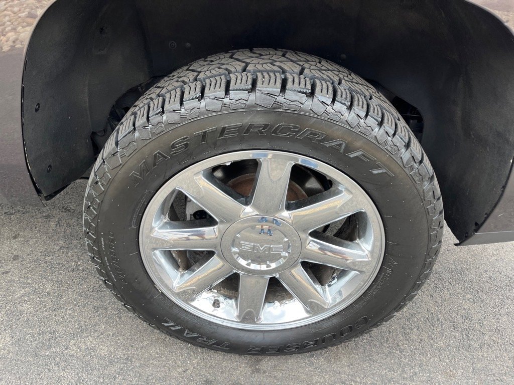 Used 2018 GMC Yukon Denali w/ Open Road Package image 12