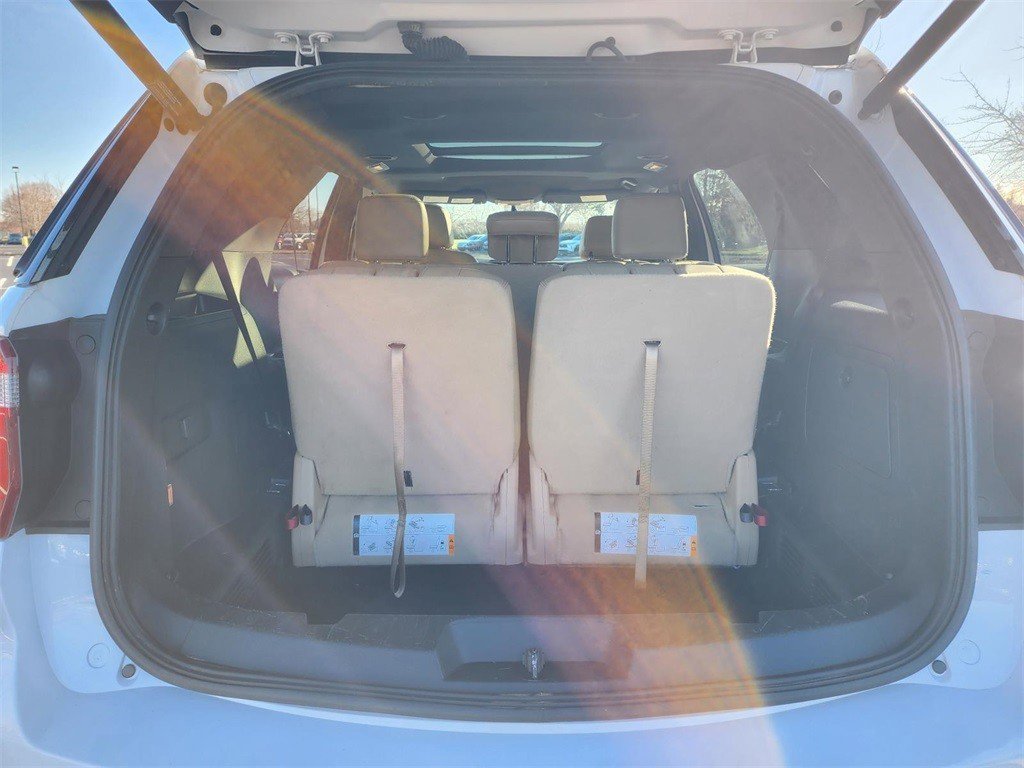 Used 2017 Ford Explorer XLT w/ Equipment Group 202A image 26