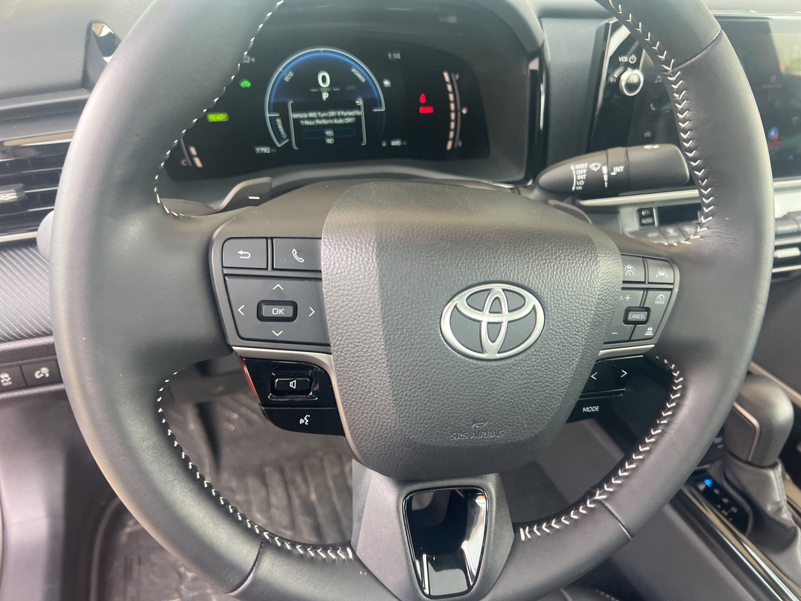 Used 2025 Toyota Camry SE image 29