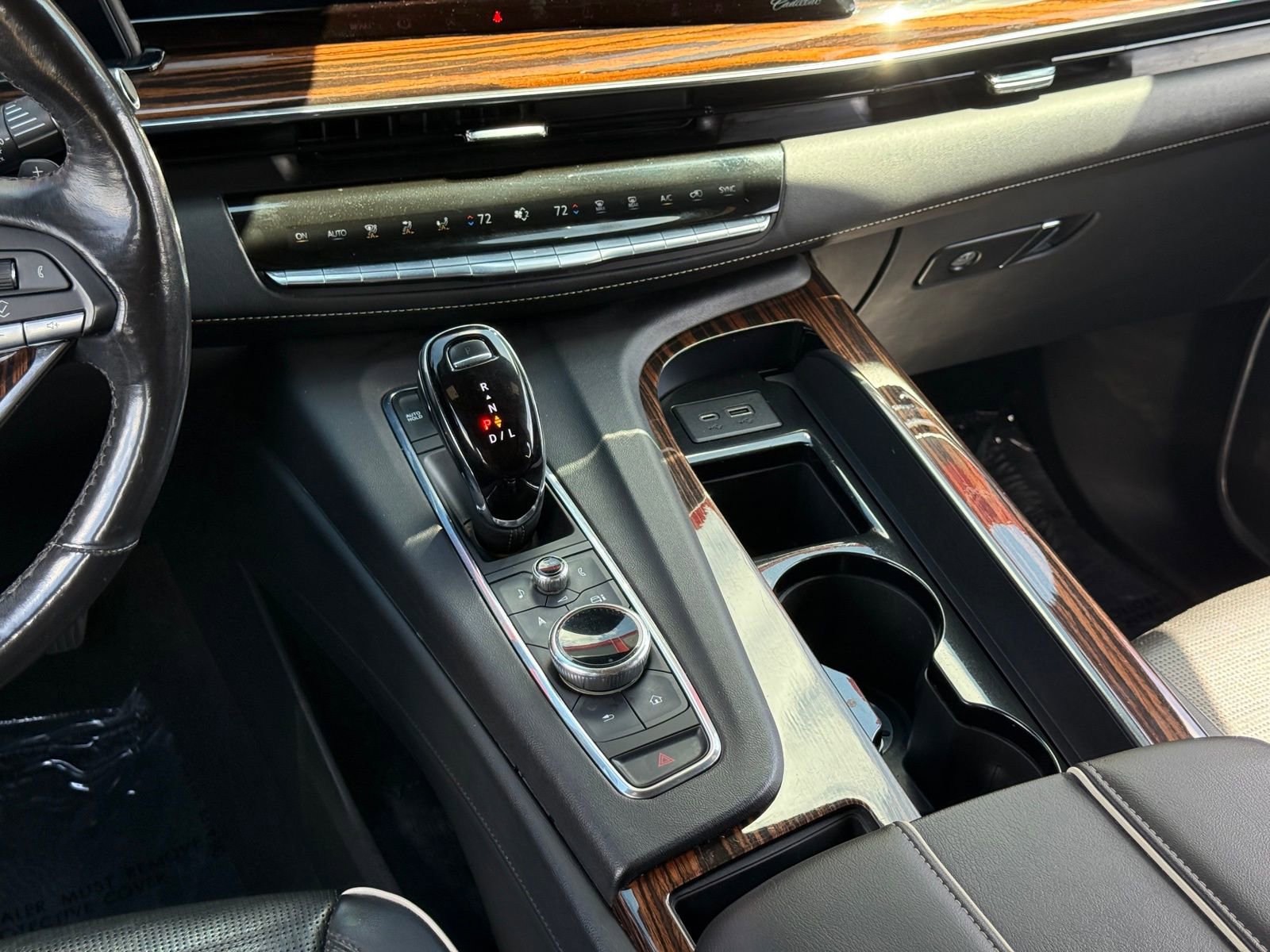 Used 2023 Cadillac Escalade Premium Luxury image 29