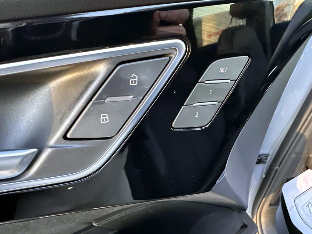 Used 2025 Audi Q4 e-tron Premium w/ Convenience Package image 14