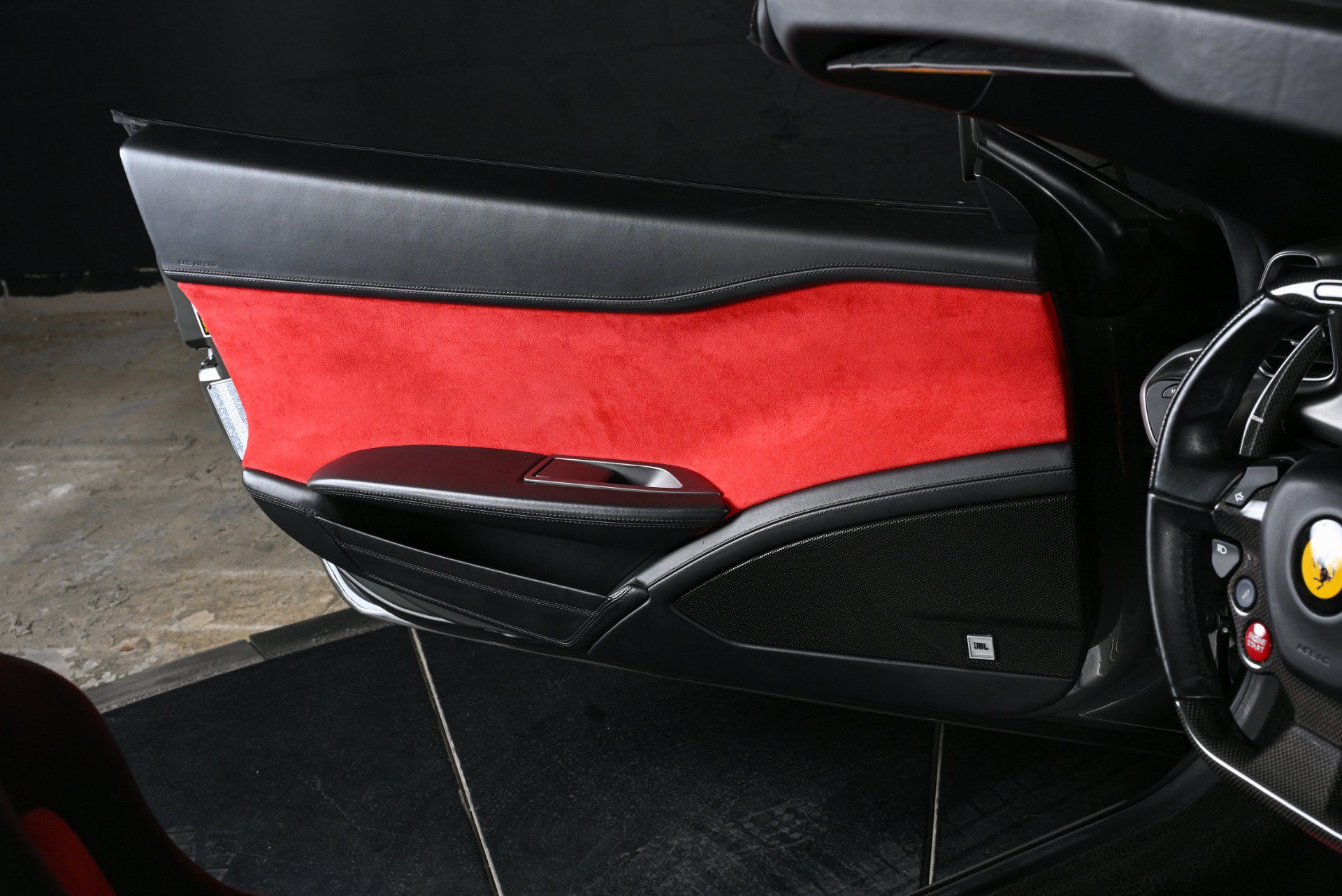 Used 2014 Ferrari 458 Spider RWD image 22