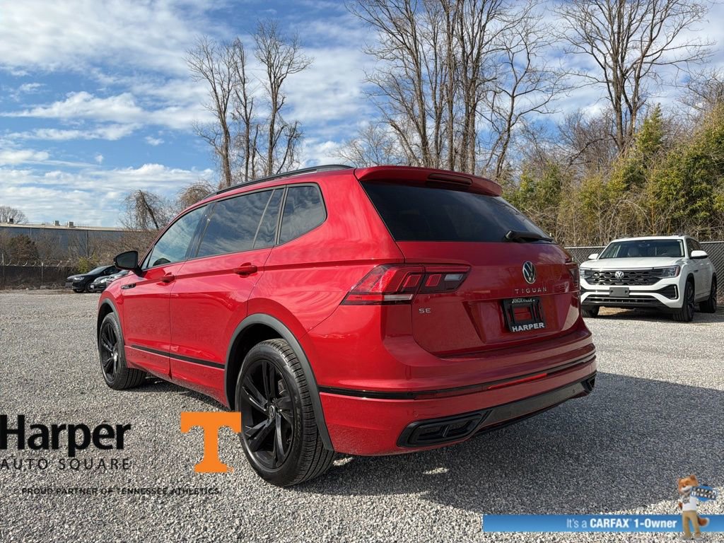 Used 2024 Volkswagen Tiguan SE R-Line image 3