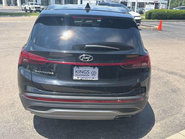 Used 2023 Hyundai Santa Fe SE FWD image 4