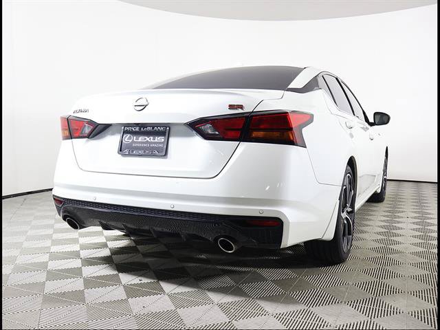 Used 2024 Nissan Altima 2.5 SR w/ SR Premium Package FWD image 5