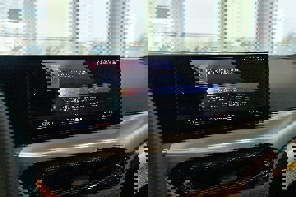 New 2026 BMW 330i xDrive Sedan w/ M Sport Package image 28