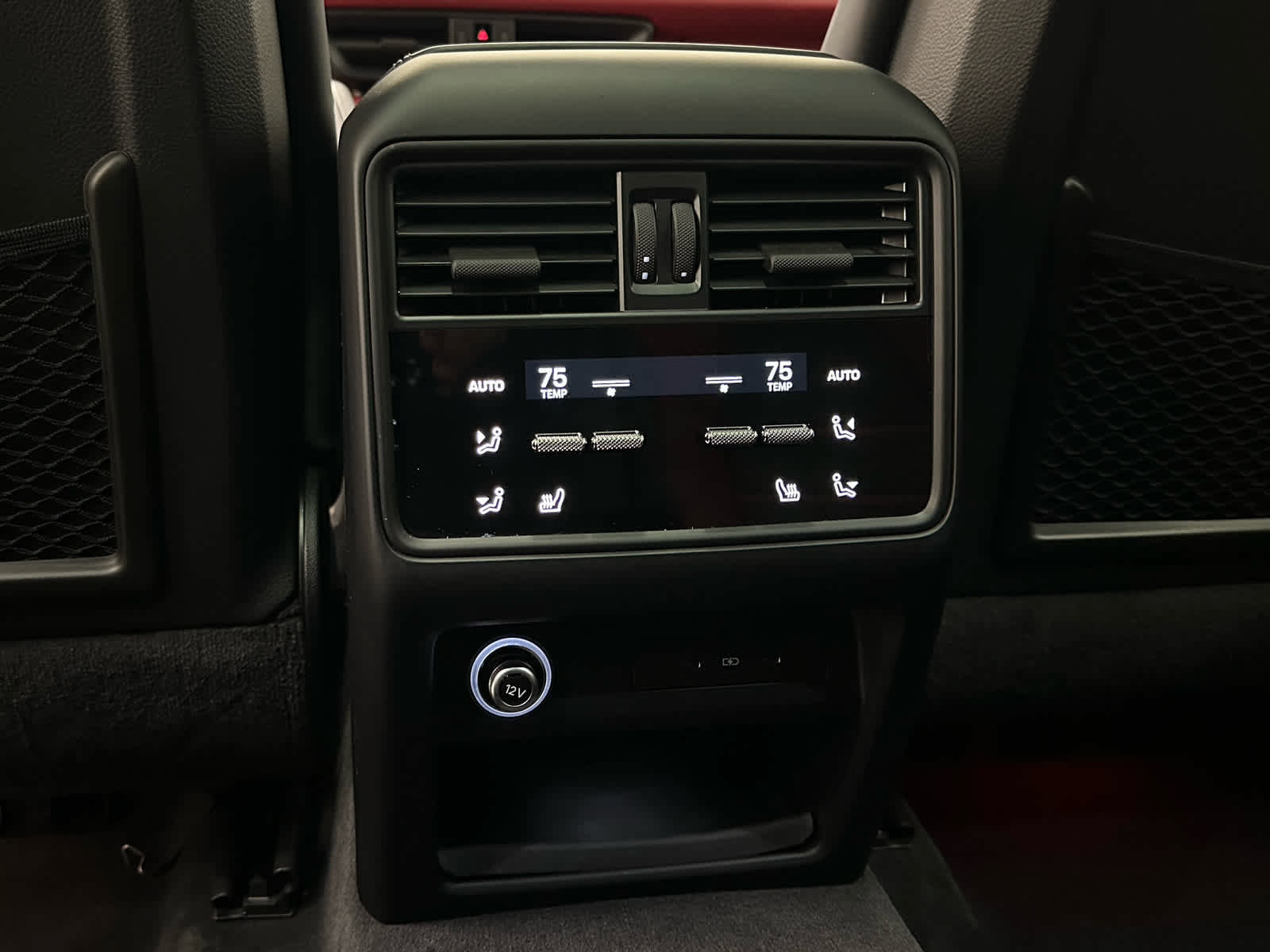 Used 2024 Porsche Cayenne S image 39