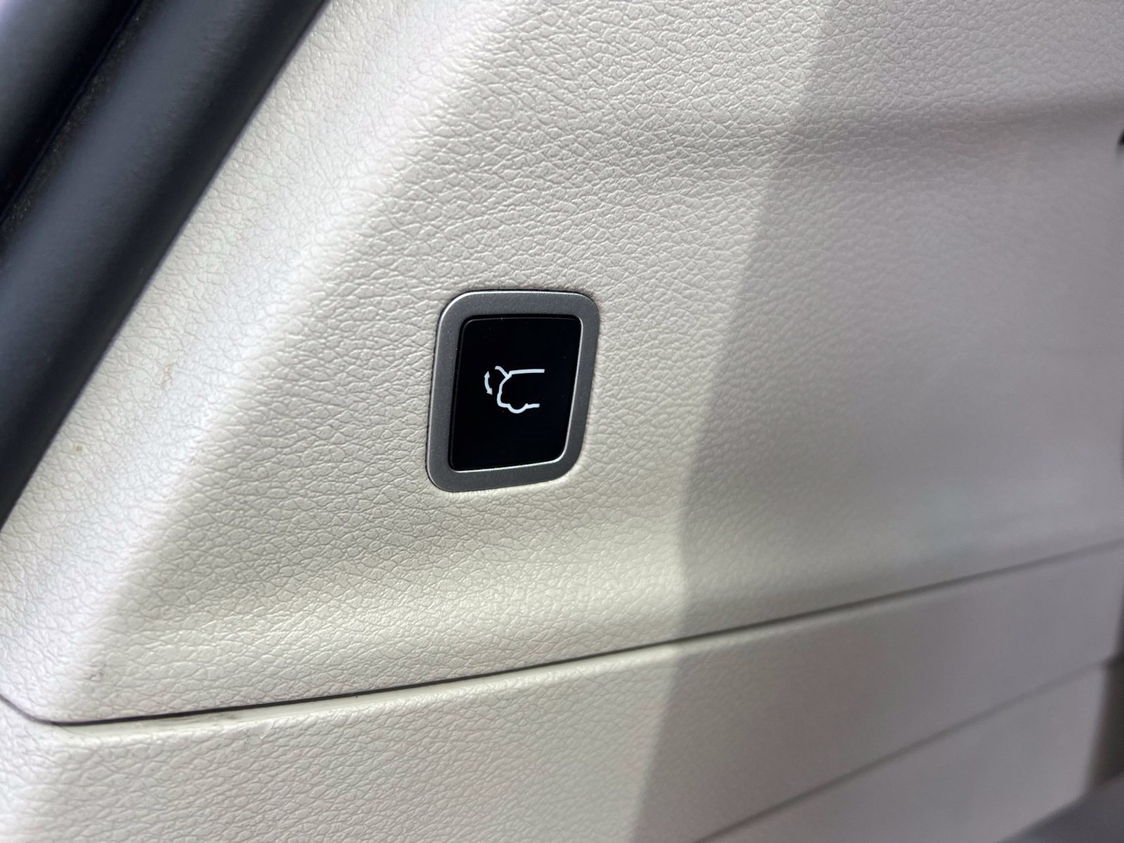 Used 2024 Chrysler Pacifica Touring-L FWD image 20