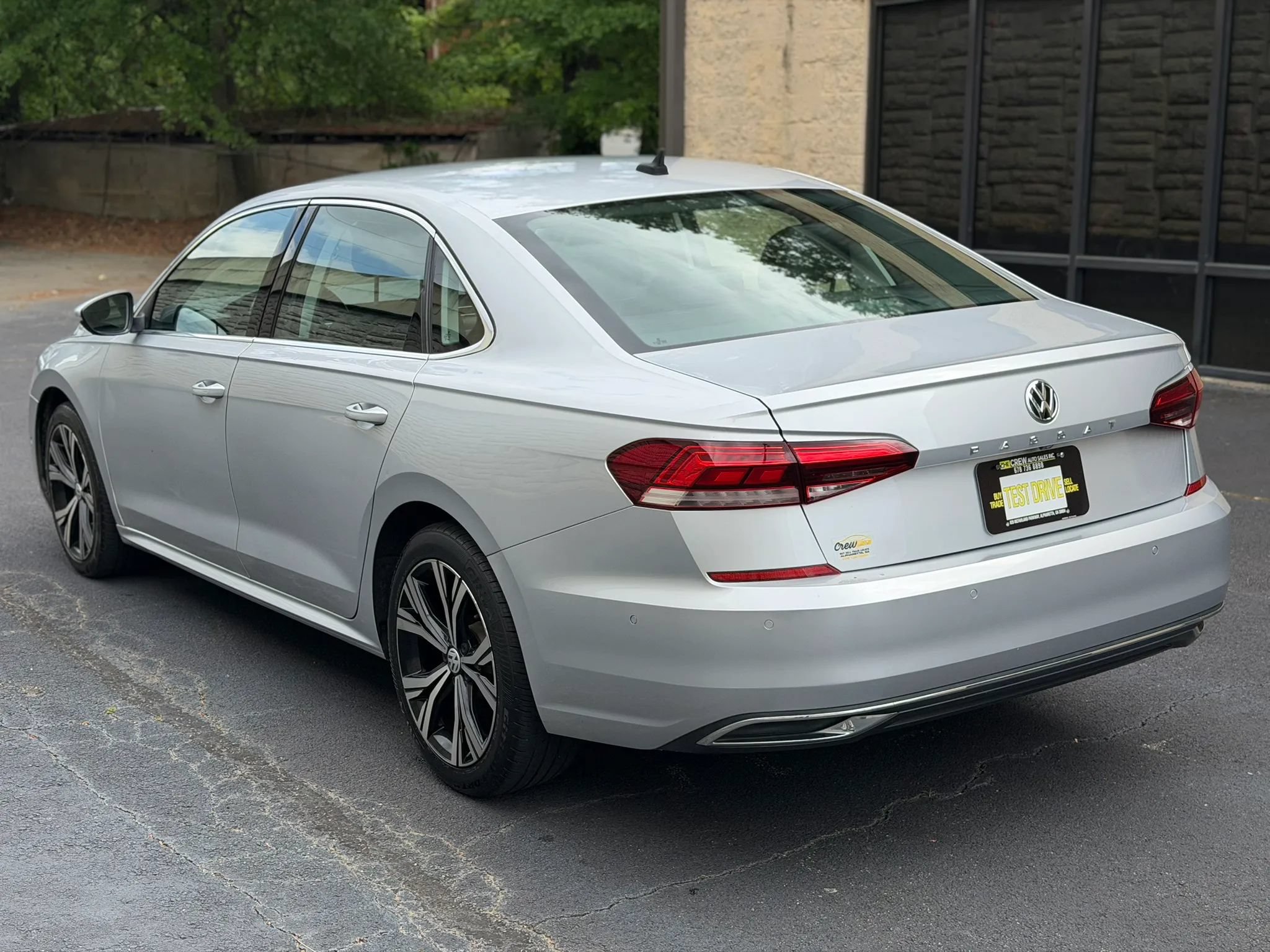 Used 2020 Volkswagen Passat 2.0T SEL FWD image 9