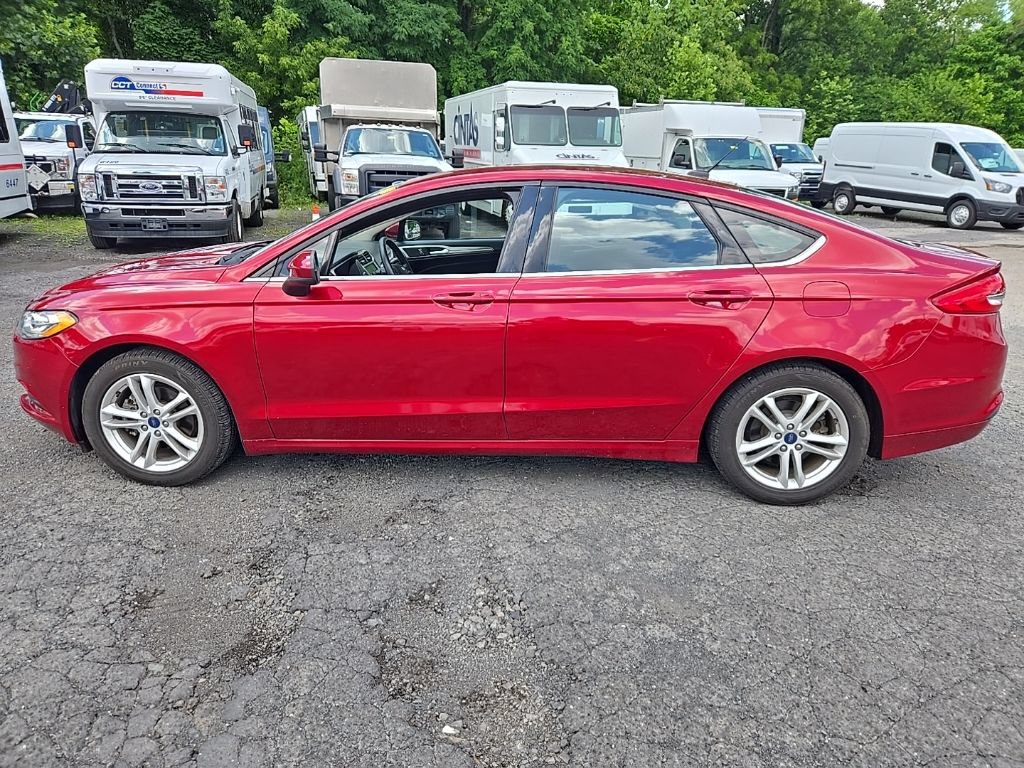 Used 2018 Ford Fusion SE w/ Fusion SE Technology Package FWD image 9