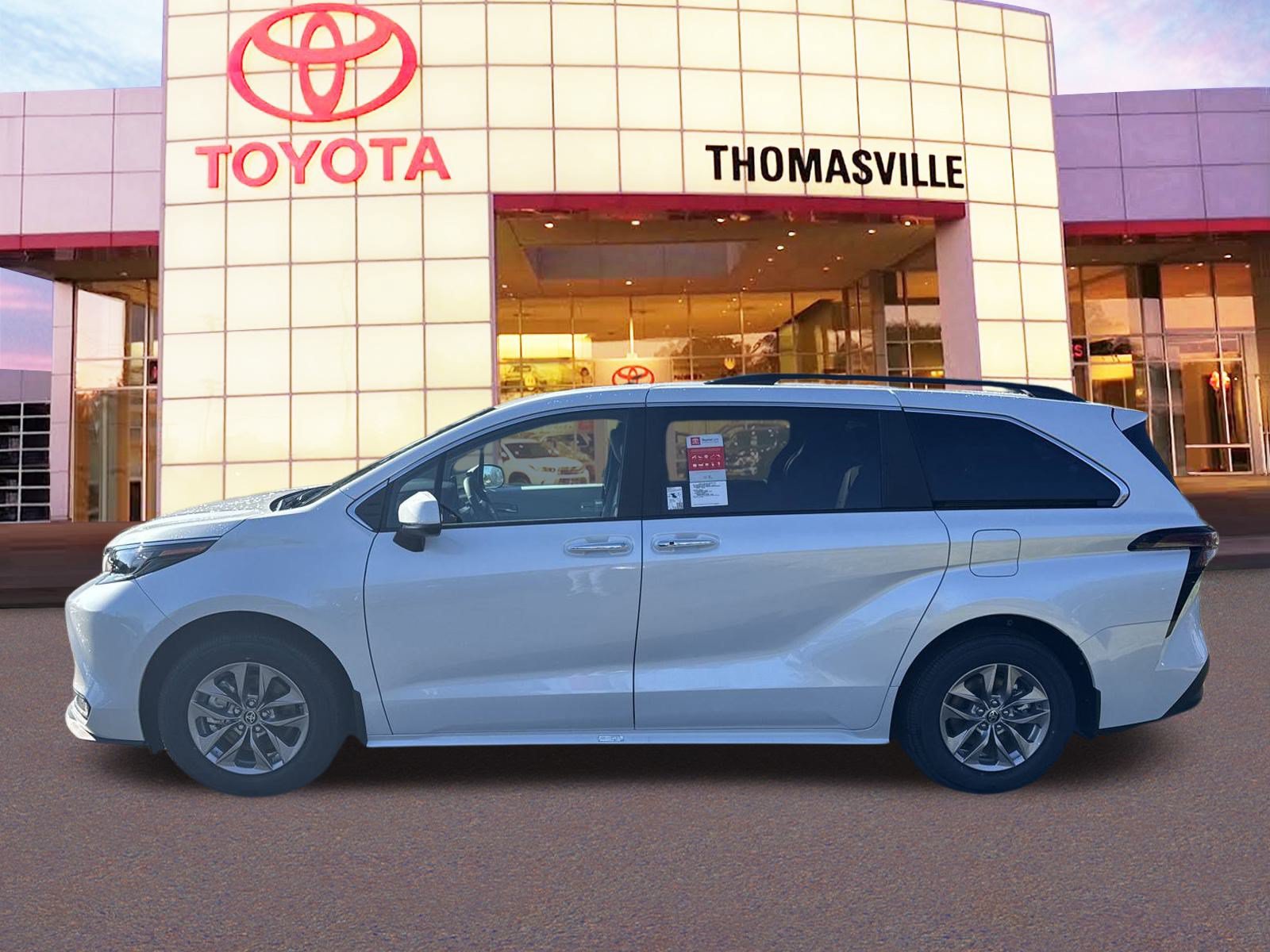New 2025 Toyota Sienna XLE FWD image 8