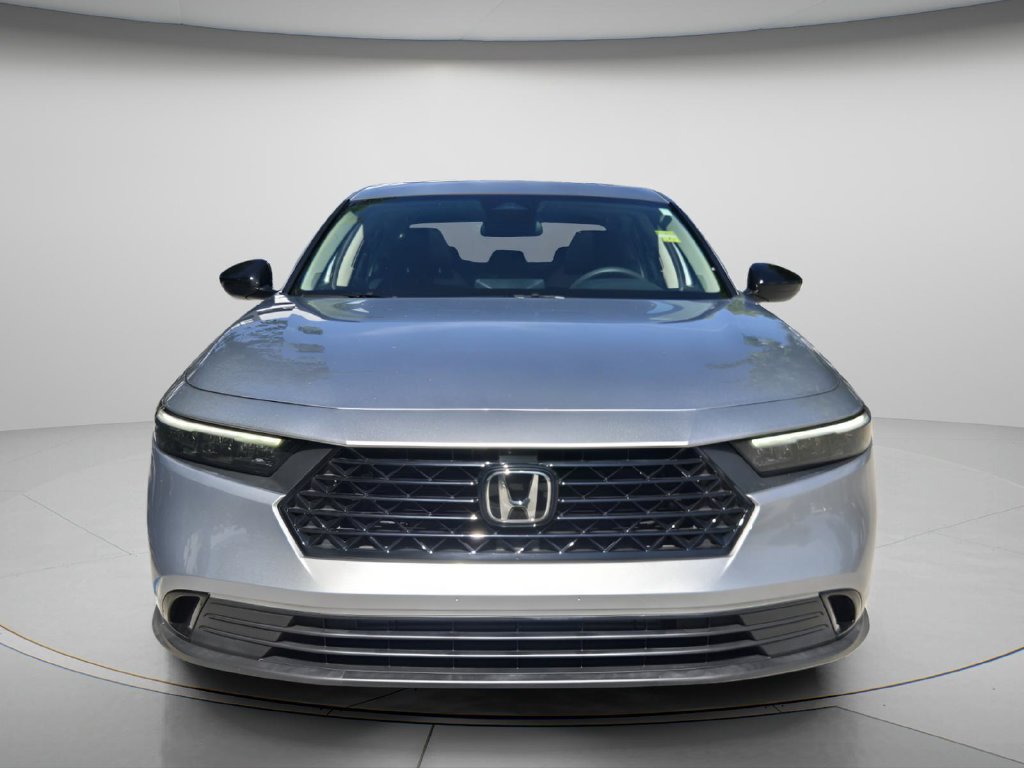 Certified 2025 Honda Accord SE image 4