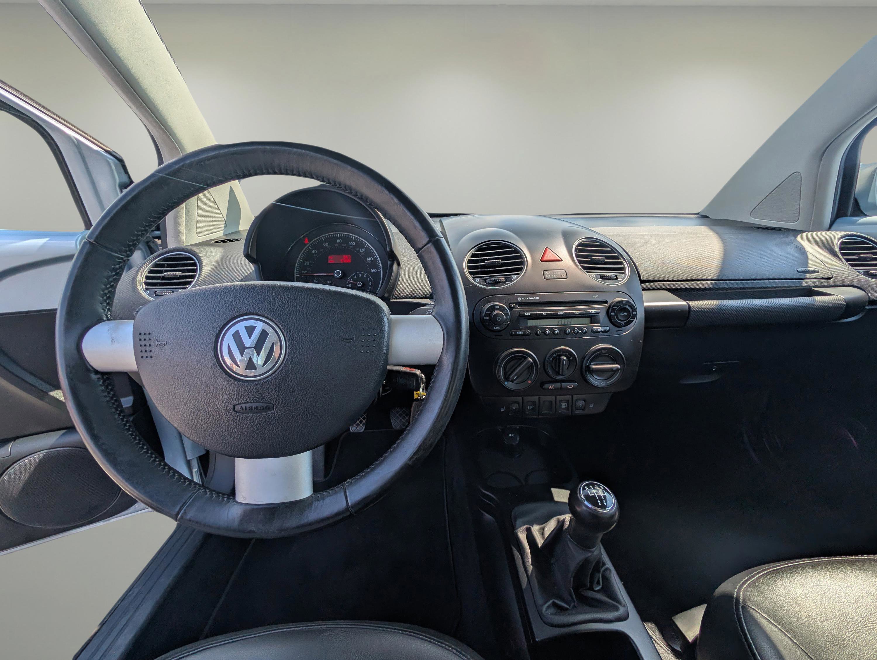 Used 2009 Volkswagen Beetle S image 11