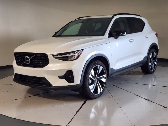 Certified 2026 Volvo XC40 B5 Plus w/ Protection Package Premier AWD/4WD image 1