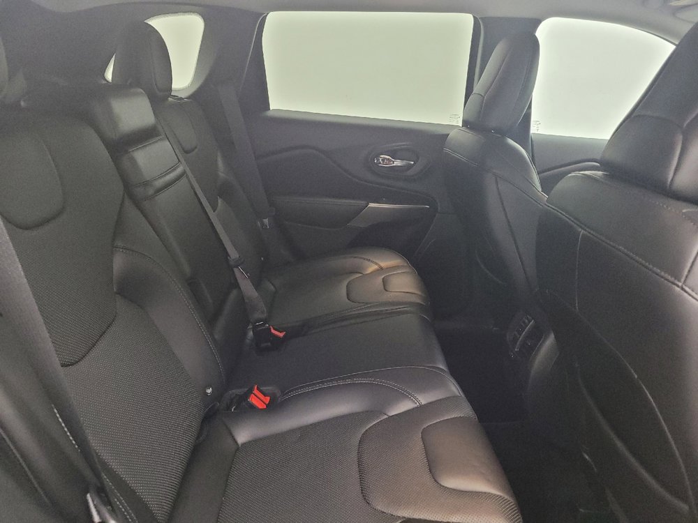 Used 2019 Jeep Cherokee Limited image 19