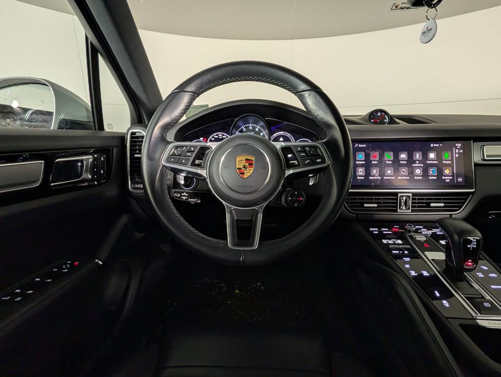 Certified 2023 Porsche Cayenne Platinum Edition image 19