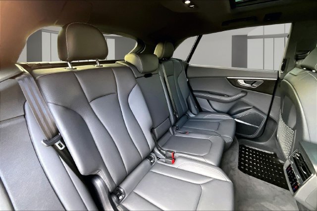 Used 2026 Audi Q8 Premium Plus AWD/4WD image 25
