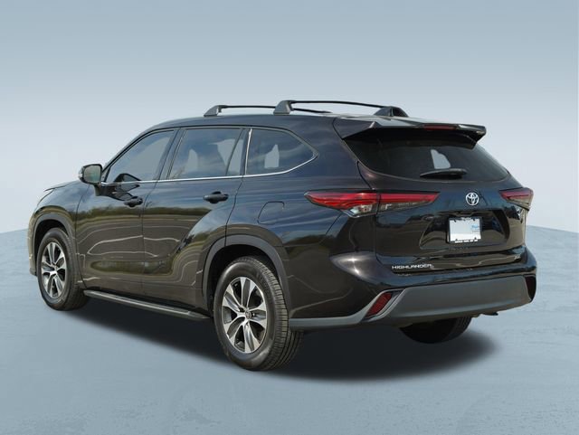 Used 2021 Toyota Highlander XLE image 5