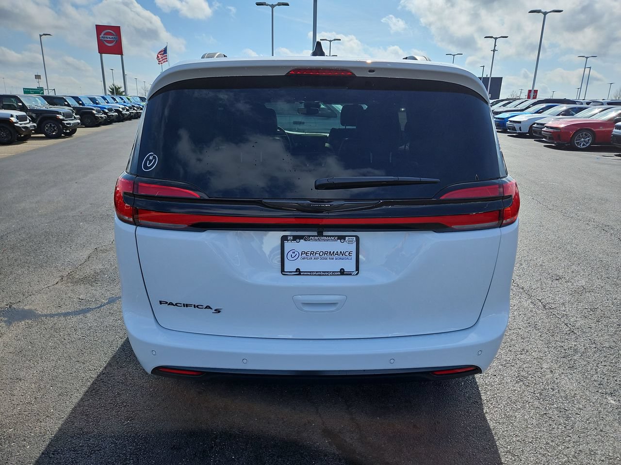 New 2026 Chrysler Pacifica Select w/ S Appearance Package FWD image 6