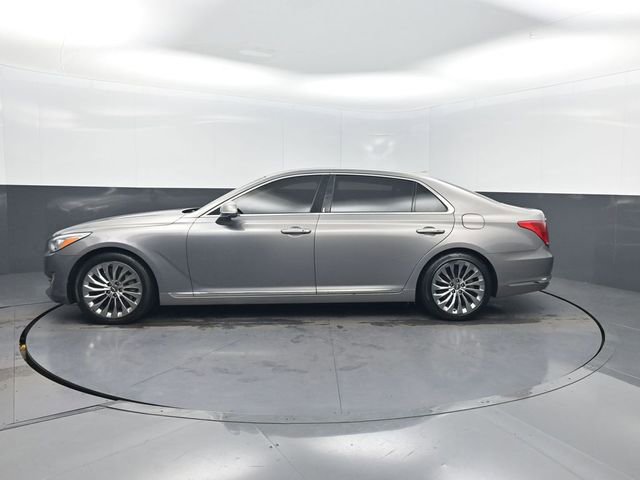 Used 2018 Genesis G90 3.3T Premium RWD image 2