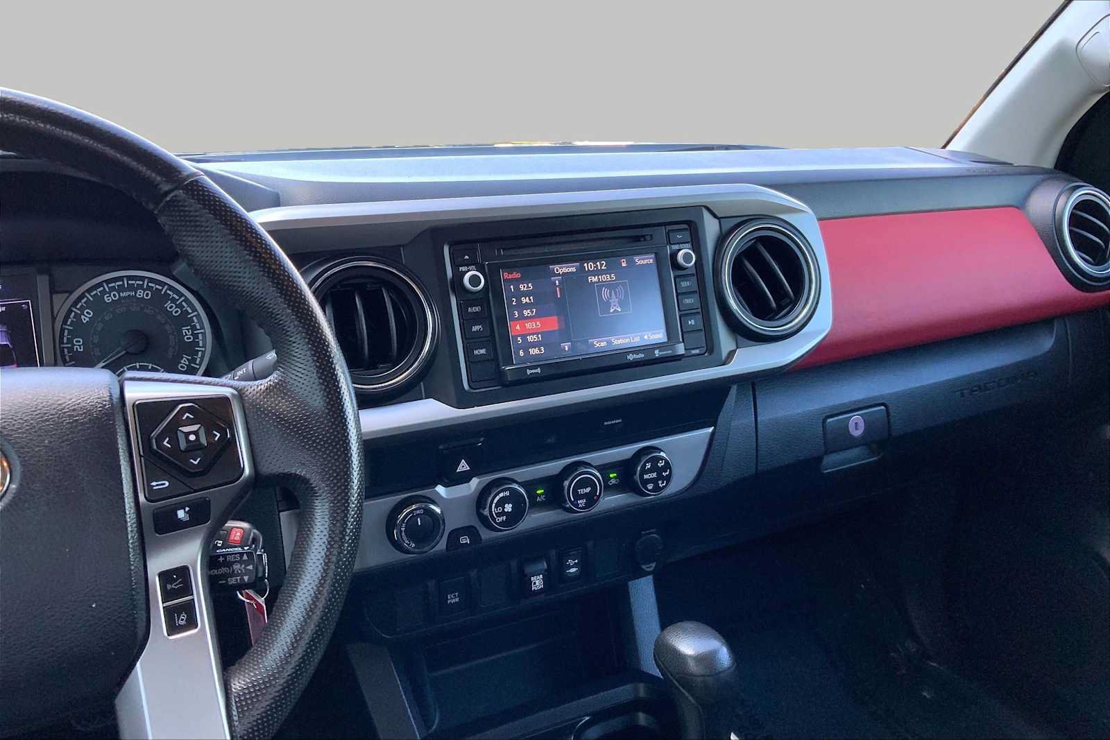 Used 2019 Toyota Tacoma SR5 AWD/4WD image 7