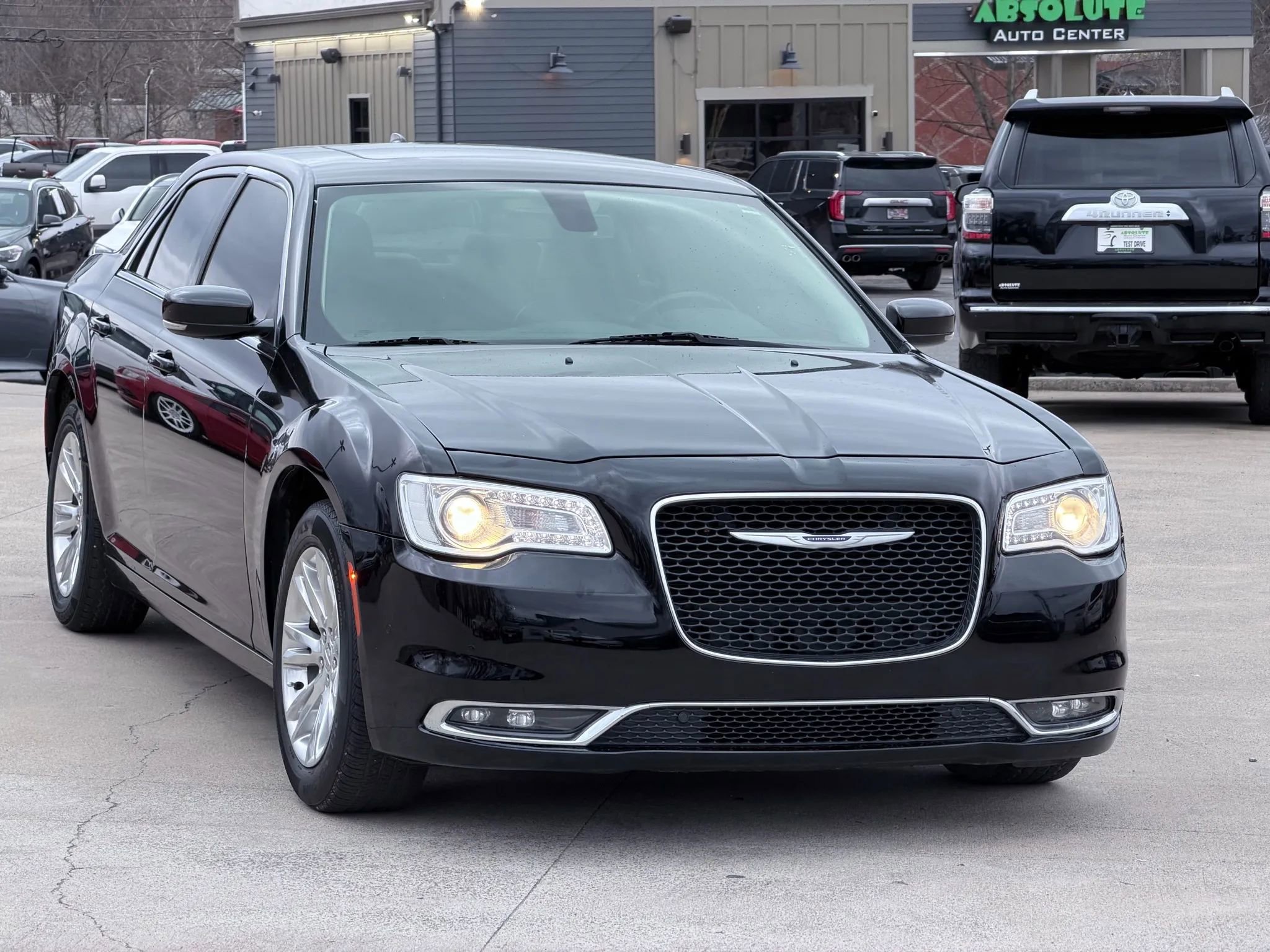 Used 2021 Chrysler 300 Touring L w/ Popular Equipment Group RWD image 38