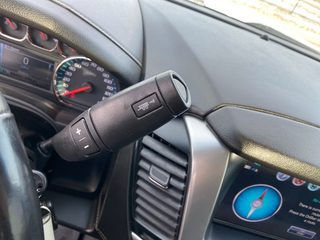 Used 2020 Chevrolet Suburban LT image 24