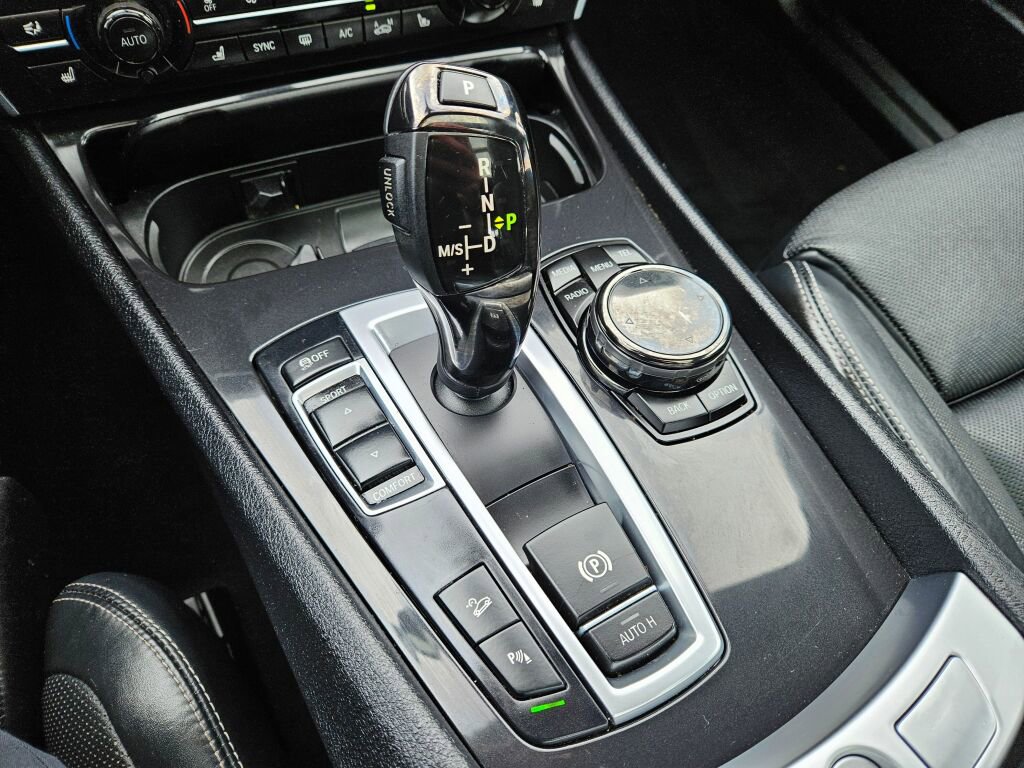 Used 2016 BMW 550i Gran Turismo xDrive w/ M Sport image 23