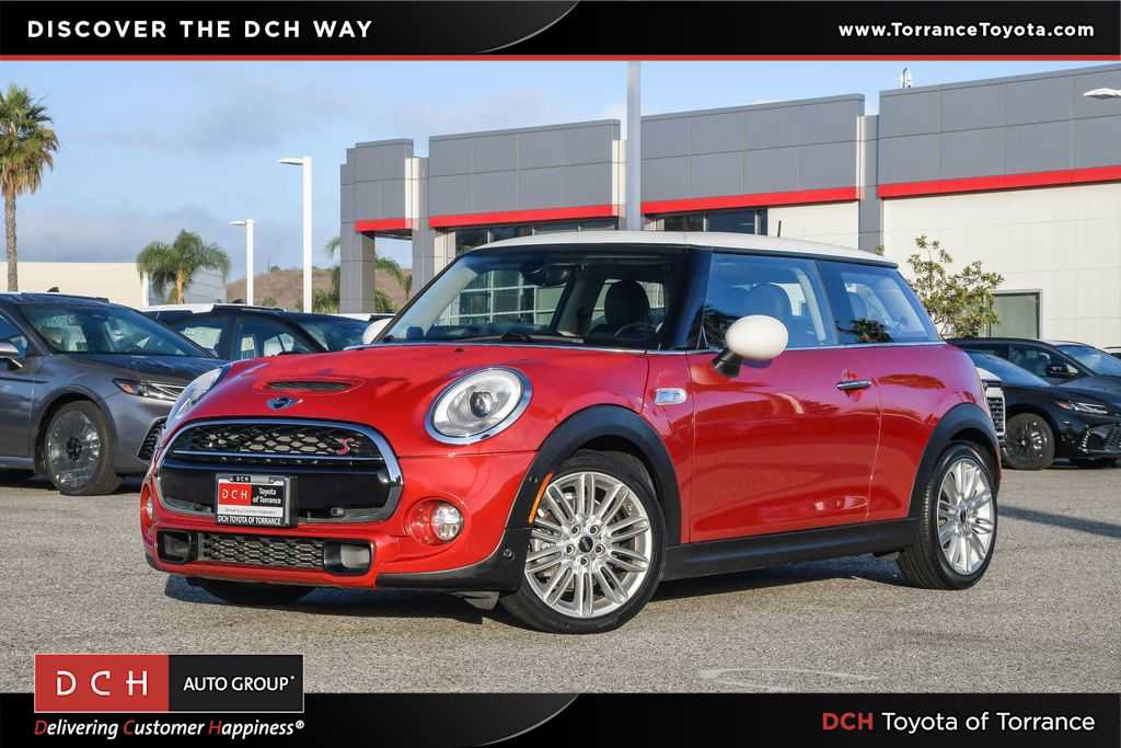 Used 2018 MINI Cooper S FWD image 1