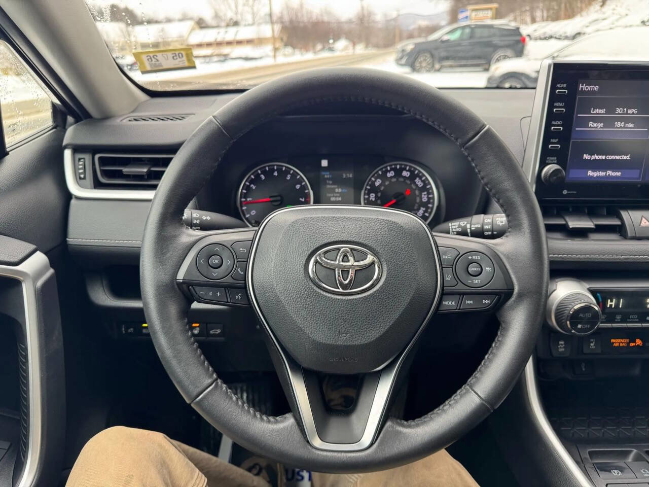 Used 2022 Toyota RAV4 XLE w/ Convenience Package image 11