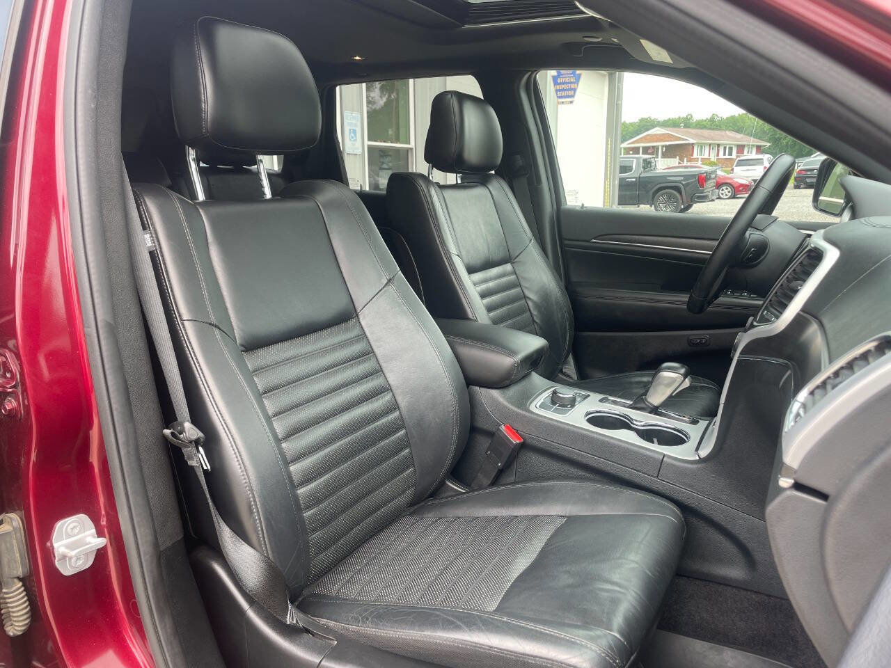 Used 2018 Jeep Grand Cherokee Limited image 16