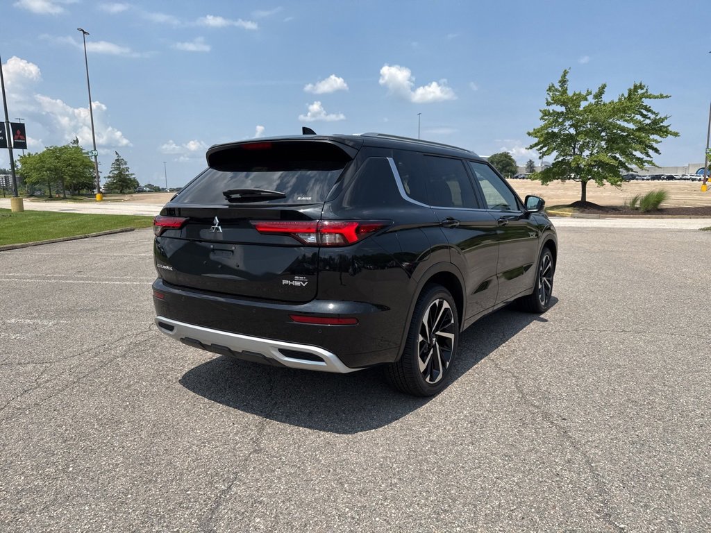 New 2025 Mitsubishi Outlander SEL image 7