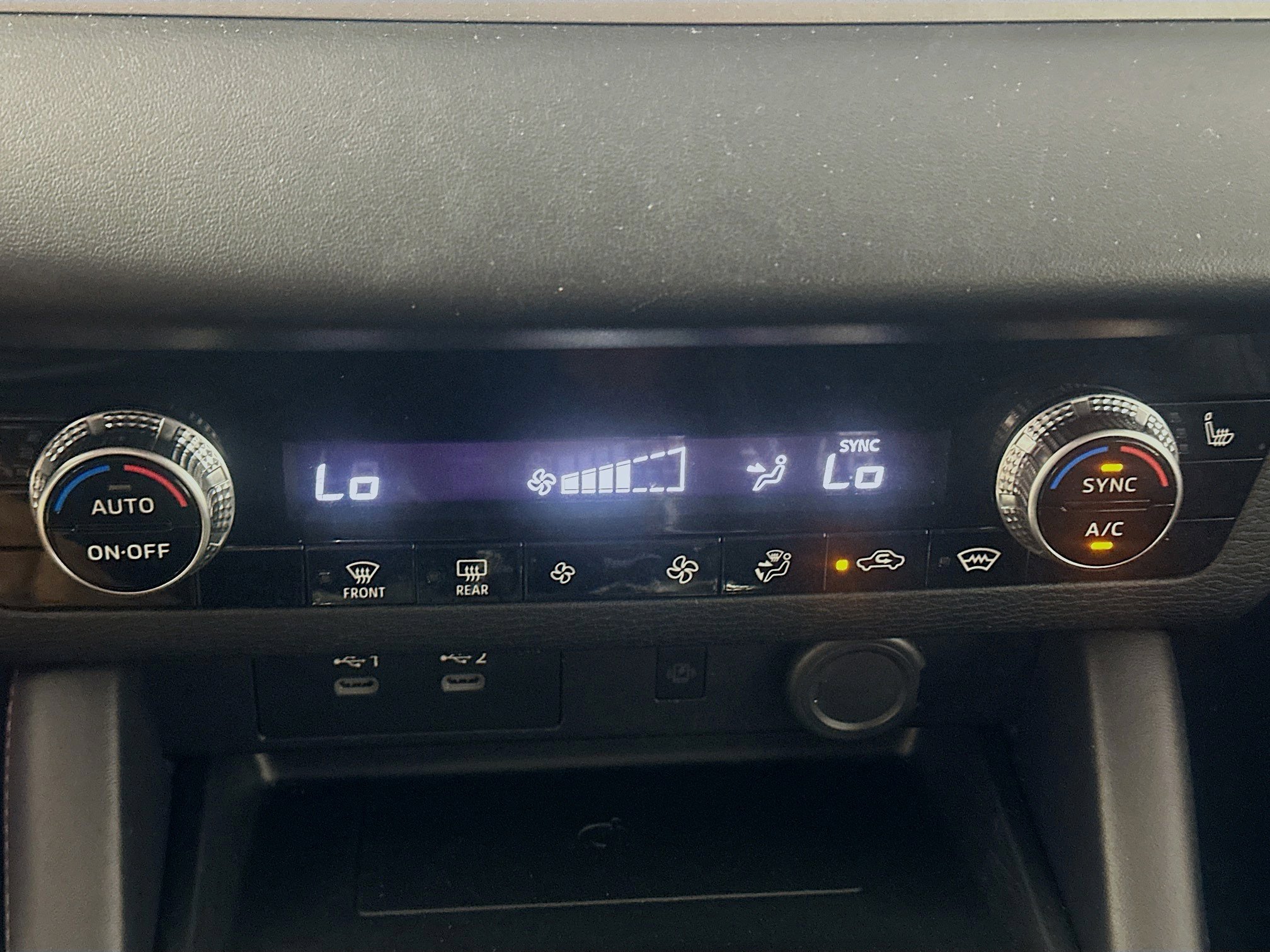 Used 2025 Mitsubishi Outlander SE AWD/4WD image 24
