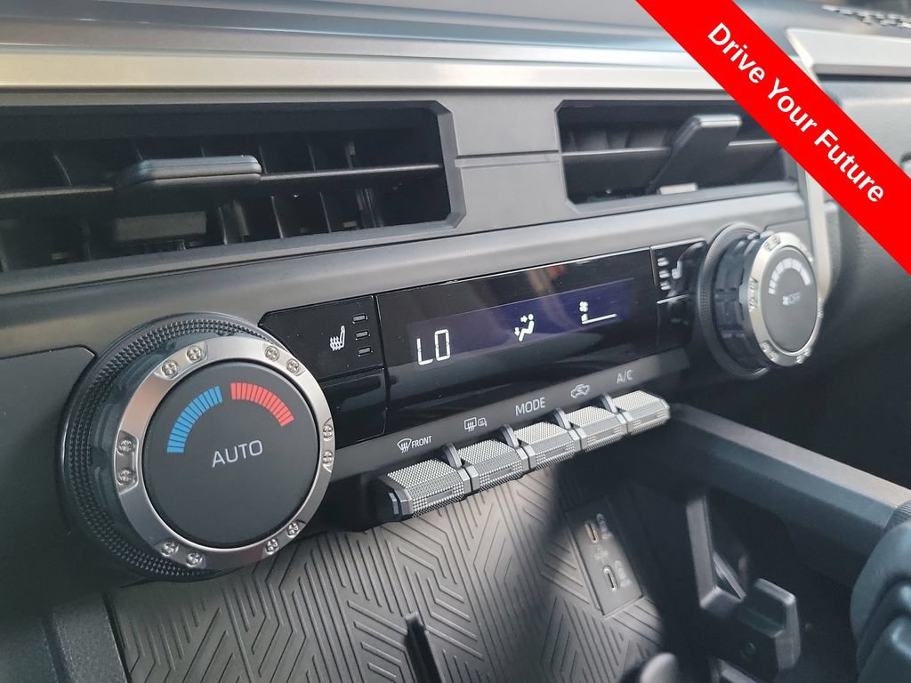 Used 2025 Toyota Tacoma TRD Sport AWD/4WD image 10
