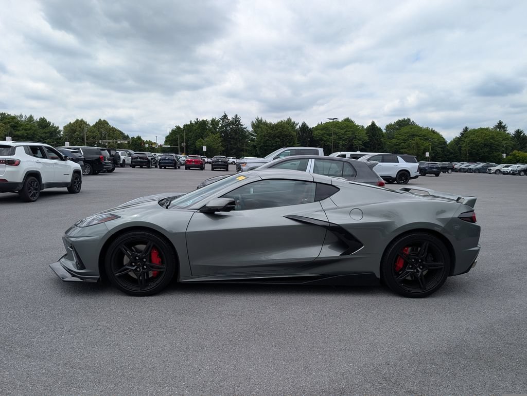 Used 2023 Chevrolet Corvette Stingray Preferred Cpe w/ Z51 Performance Package RWD image 3