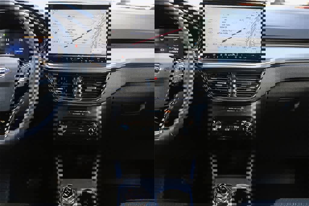 New 2025 Ford Escape SE w/ Class II Trailer Tow Package image 13