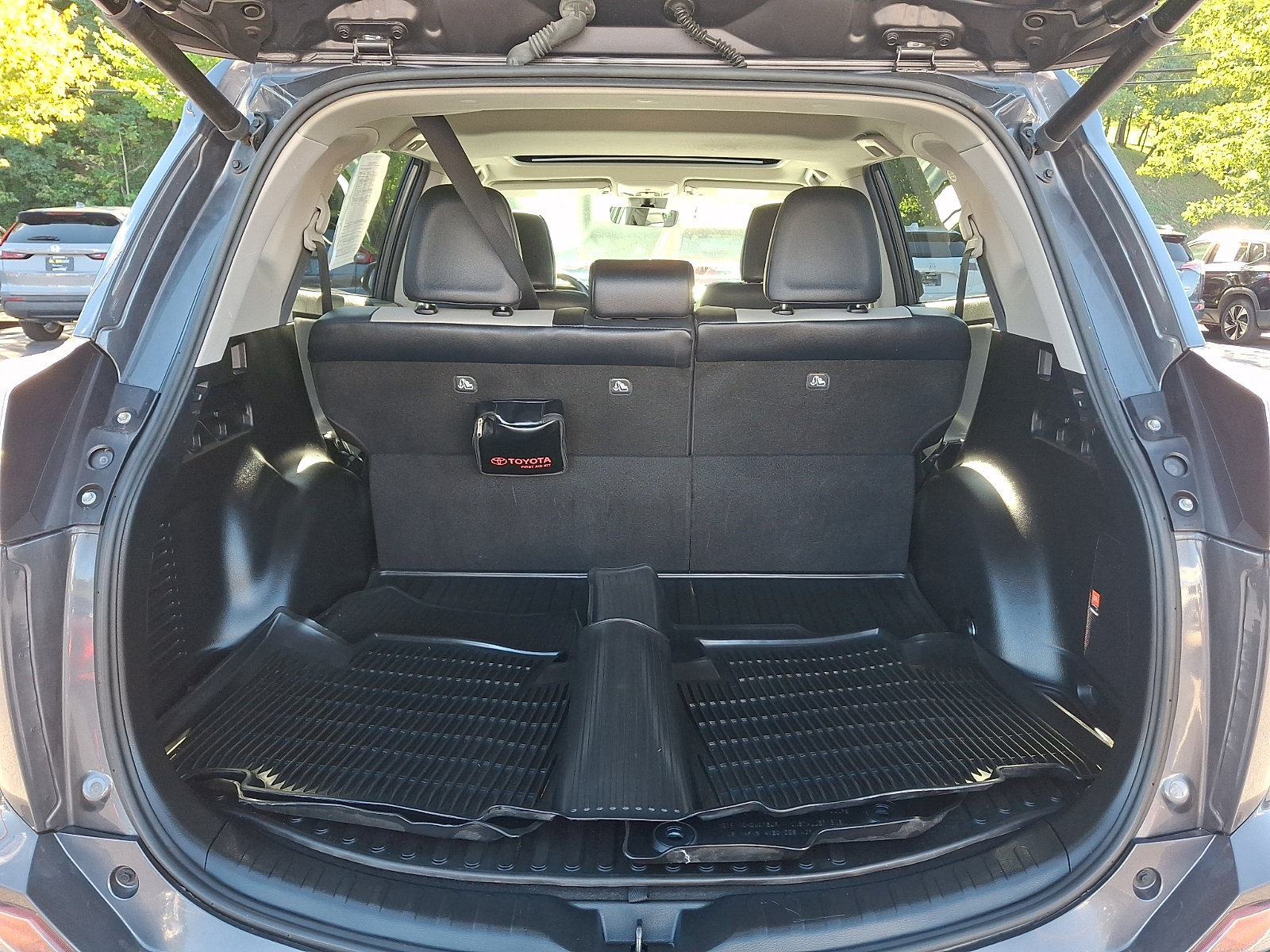Used 2017 Toyota RAV4 Limited w/ Advanced Technology Package AWD/4WD image 29