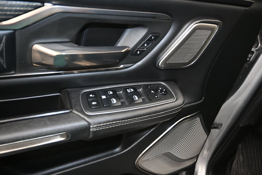 Used 2019 RAM 1500 Limited AWD/4WD image 11