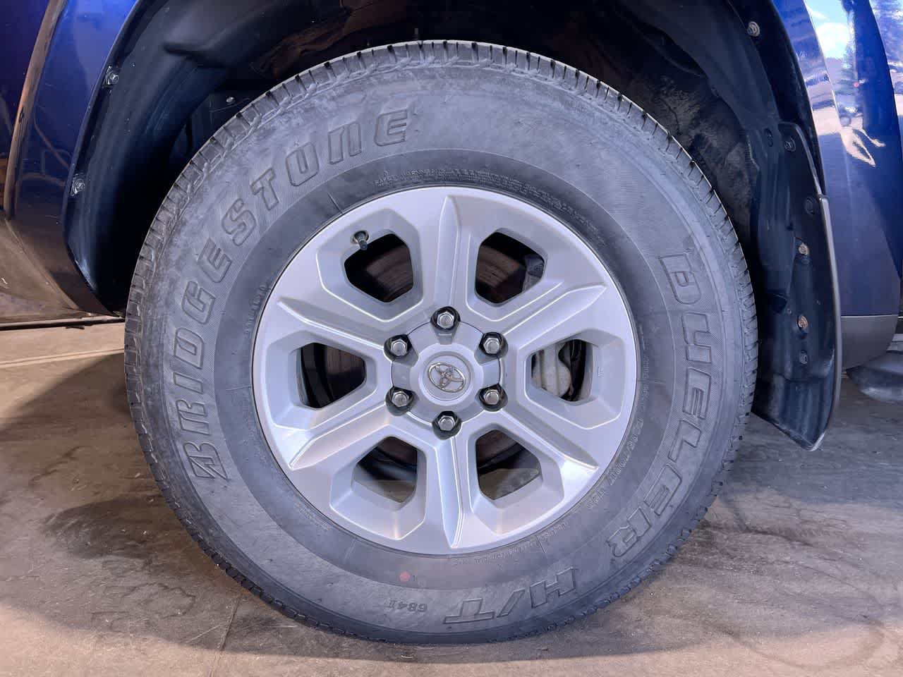 Used 2022 Toyota 4Runner SR5 Premium w/ Moonroof Package AWD/4WD image 10