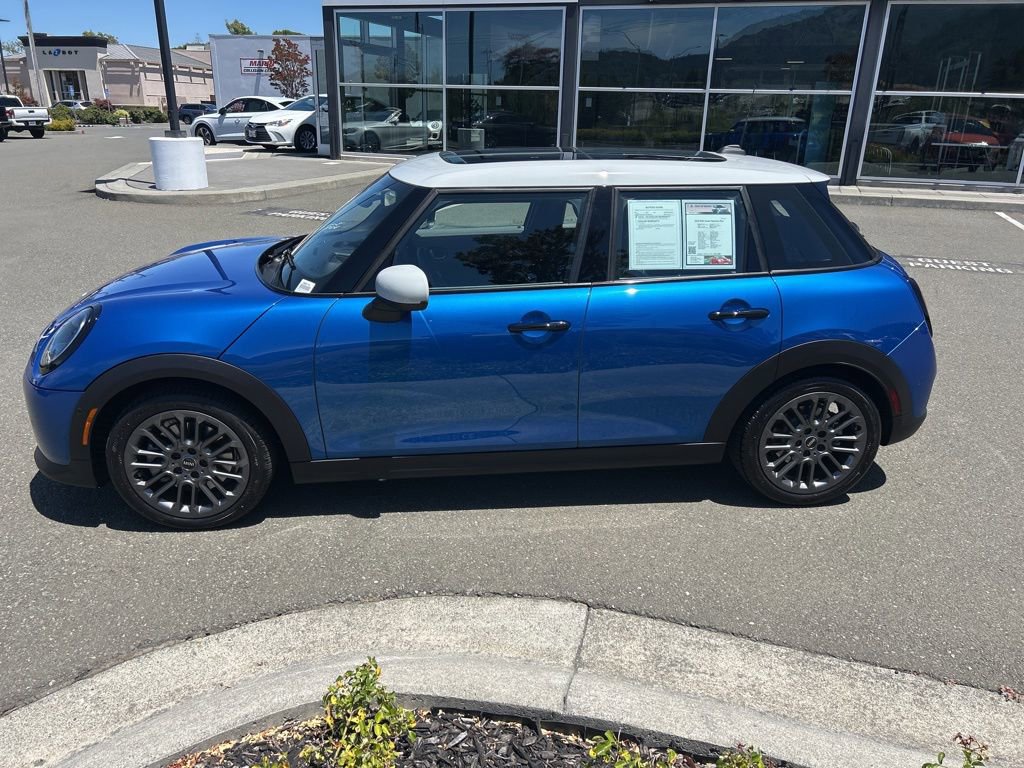 Used 2026 MINI Cooper 4-Door Hardtop FWD image 2