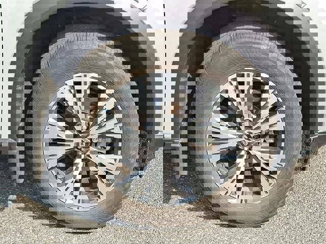 Certified 2021 Nissan Rogue SV image 40