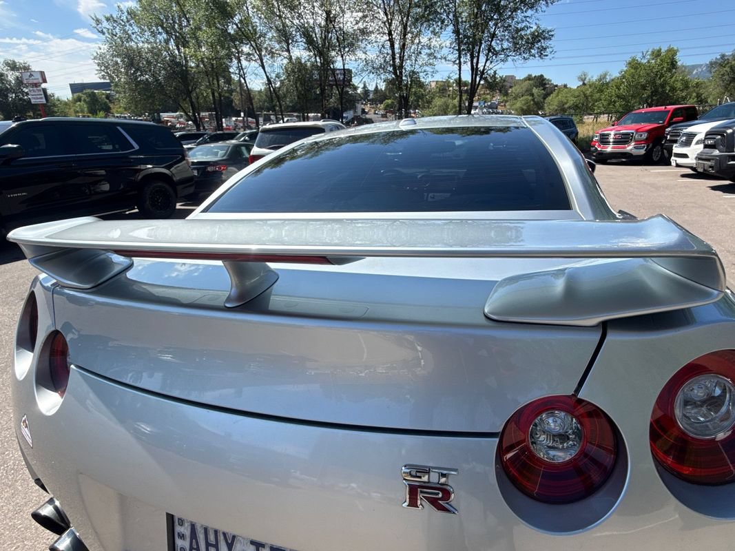 Used 2016 Nissan GT-R Premium AWD/4WD image 12